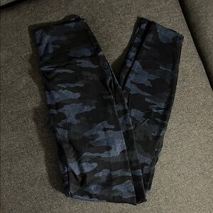 Bombshell sportswear fit camo leggings